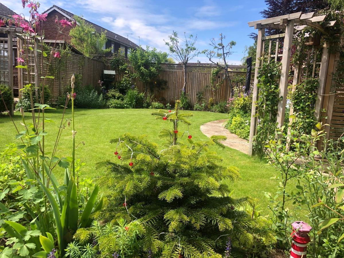 Studley  Sunshine Cottage מראה חיצוני תמונה